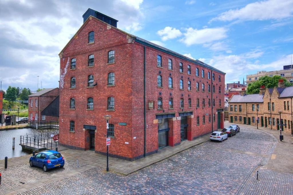Beautiful 1-Bed Apartment In Grade Listed Warehouse - Victoria Quays, Sheffield City Centre, Free Parking, Pet Friendly, Netflix Exterior photo