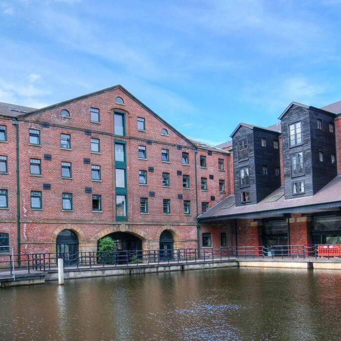 Beautiful 1-Bed Apartment In Grade Listed Warehouse - Victoria Quays, Sheffield City Centre, Free Parking, Pet Friendly, Netflix Exterior photo